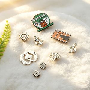 Broche Personalizado con Logotipo, de Aleación de Zinc, con Cristal y Perla, Accesorio de Joyería, Suministro de Fábrica para Camisas, Chaquetas, Mochilas y Sombreros, MOQ Bajo - Product Image 6
