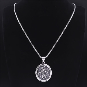 Collier religieux en acier inoxydable avec médailles en argent antique, croix antique, Saint Benito, Saint Christophe, Saint Michel, symboles chrétiens - Product Image 2