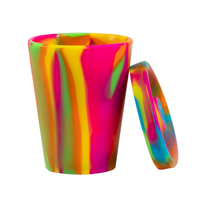 Nouveauté Bouteille en silicone Tasse à eau avec couvercles Tasse en silicone avec paille Tasse à paille à boire sans déversement avec couvercle pour le camping en plein air