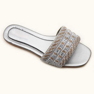 Gran oferta, zapatos decorativos hechos a mano con diamantes de lujo, <span class=keywords><strong>venta</strong></span> al por mayor, zapatillas de verano con punta abierta para mujer, zapatos planos cómodos informales para <span class=keywords><strong>la</strong></span> <span class=keywords><strong>playa</strong></span> - Product Image 3