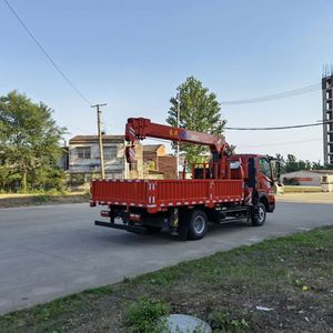 Grúa de Pluma Recta Sinotruk de 6.3 Toneladas, Equipo de Elevación Hidráulico Móvil para Trasplante de Árboles en Viveros con Asiento de Alta Posición - Product Image 4