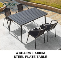 Meubles d'extérieur en métal avec quatre chaises et plateau de table à lattes de 140 cm pour usage commercial dans les hôtels, cours et projets de jardins