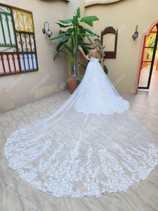 Abito da Sposa Noble Bride Ultimo Modello con Spalle Scoperte in Pizzo e Tulle con Lungo Mantello 2024 - Product Image 6