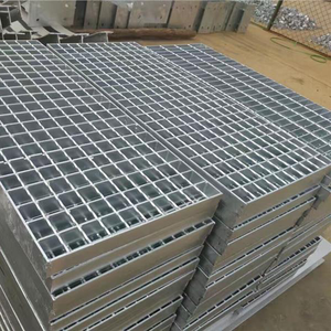 Panneau de grille en acier 1000 mm * 6000 mm, passerelle en acier, grille en acier galvanisé, <span class=keywords><strong>prix</strong></span> de la grille en acier galvanisé pour plateforme, passerelle, sol, marche d'escalier - Product Image 3