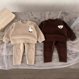 Ensemble de survêtements unisexe en coton avec broderie ours et oie pour printemps et automne pour bébés et enfants 2 pièces - Product Image 2