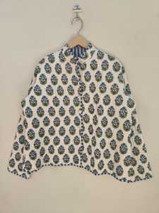 Veste longue courte en coton bleu matelassée pour femmes, veste réversible tendance, veste florale kantha pour femmes et filles, veste d'hiver et d'été bohème - Product Image 6