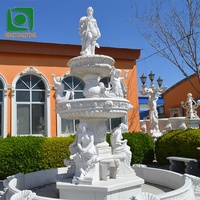 Fontaine d'eau en pierre de figure grecque de décoration de jardin extérieur en marbre blanc naturel sculpté à la main