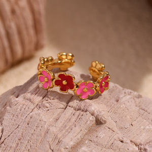Bague d'été en forme de fleur en émail plaqué or 18 carats Bague ajustable en acier inoxydable Bijoux pour femmes - Product Image 2