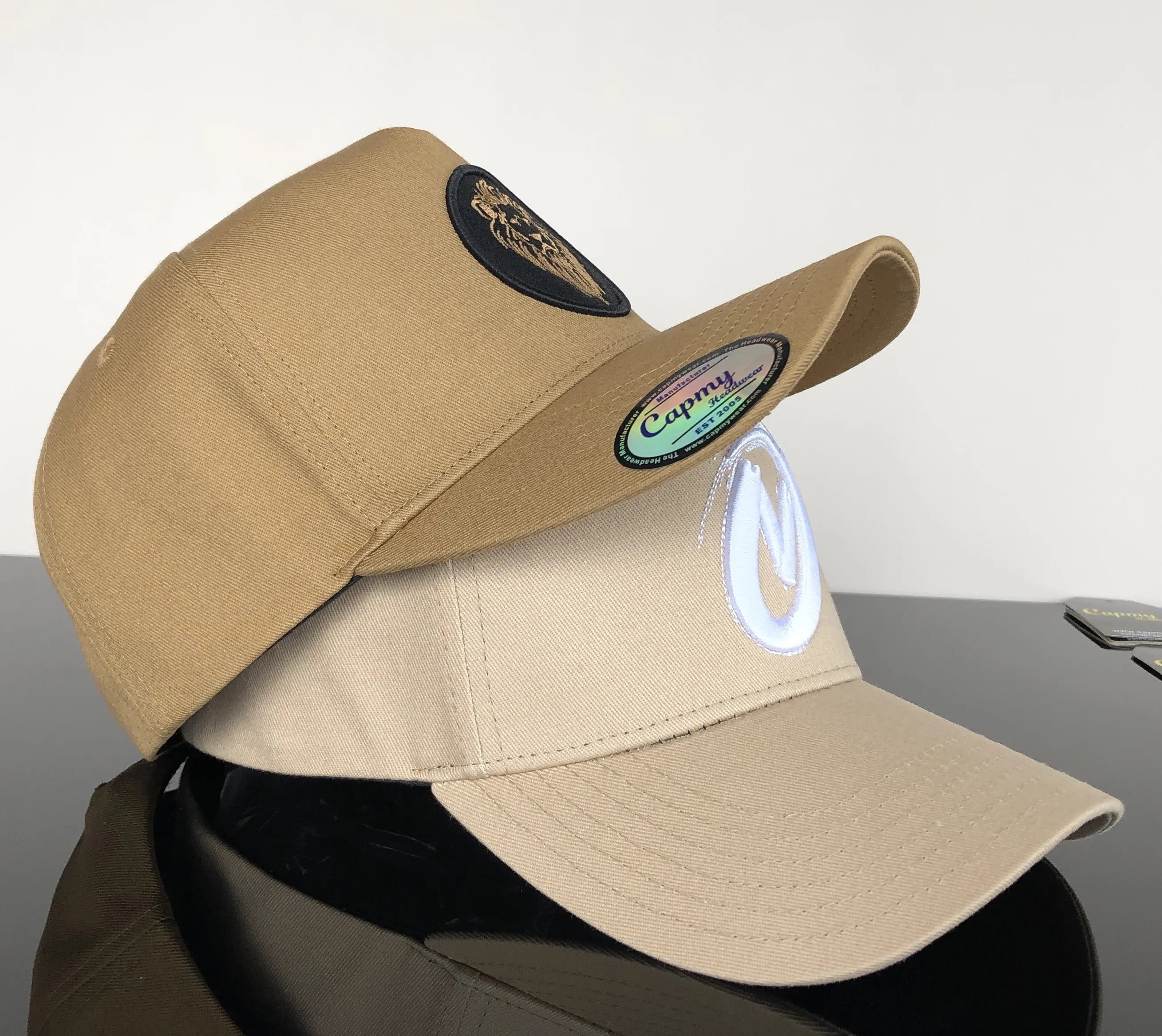 最も人気のあるブラウンクラウン刺Embroideredロゴ5パネル野球帽、メンズ帽子カスタムデザインキャップ、刺Embroideryスポーツ野球帽