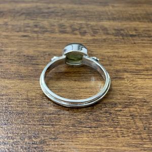 Mini bague en argent sterling 925 avec pierre de labradorite, sertie à la main, pour femmes, mariage, fête, occasion, grossiste en Inde - Product Image 2
