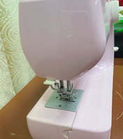 JUKKY 1212 Mini Machine à coudre électrique Pédale portable Aiguille unique Mécanisme d'alimentation manuelle Nouveau moteur en plastique pour la couture à domicile