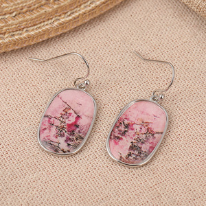 Orecchini Pendenti Vintage Rosa Testurizzati per Donne, Eleganti Gioielli di Moda - Product Image 4