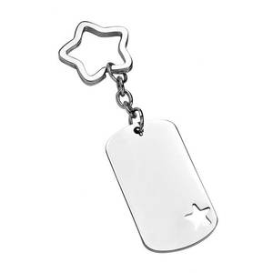Portachiavi a Stella con Targhetta Rettangolare e Design a Stella Intagliata in Metallo Argentato - Product Image 1