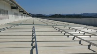 Support de fixation des panneaux solaires de toit avec connecteur de rails de guidage de surface anodisé en alliage d'aluminium 25YRS + charge de vent et de neige de durée de vie