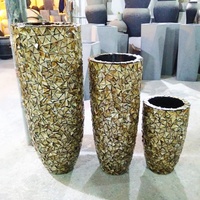 Pot de fleurs en mosaïque de coquillages en forme de triangle, nacre blanche, pour l'hôtellerie