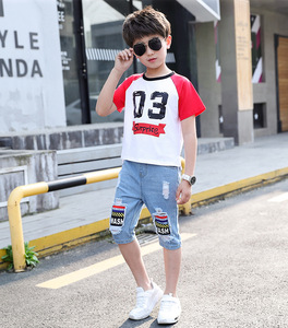 Vente en gros de vêtements pour enfants, nouveaux modèles, ensembles de vêtements pour garçons, t-shirt et short en jean pour hommes - Product Image 1