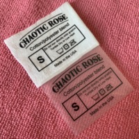 Logo de marque en film PET, logo de transfert thermique, étiquette de transfert pressée à chaud pour vêtements