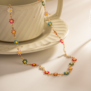 Gioielli donna OEM 18K placcato oro colorato in acciaio inox piccola <span class=keywords><strong>collana</strong></span> di fiori margherita - Product Image 4