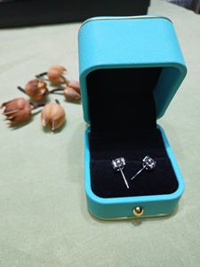 Pendientes de Moissanita Redonda de 0.5 Quilates, Diseño Casual, Chapados en Oro, Joyería de Moda con un Toque Lujoso - Product Image 5