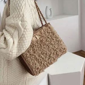 Nueva Oferta en África: Bolsos de Mujer a Precio Económico, Liquidación de Existencias, Excedentes de Stock Cancelado - Product Image 5