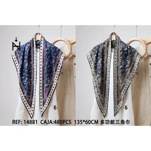 Pañuelo triangular multifuncional de 135x60 cm, accesorio de moda para mujer - Product Image 3