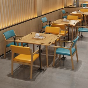 Tables et chaises en bois massif, mobilier adapté aux personnes âgées pour les cantines et salles d'activités, design durable - Product Image 3