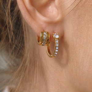 Pendientes Huggie de Acero Inoxidable 18K con Circonita Blanca Engastada en Garra, Pendientes de Cristal para Uso Diario - Product Image 2