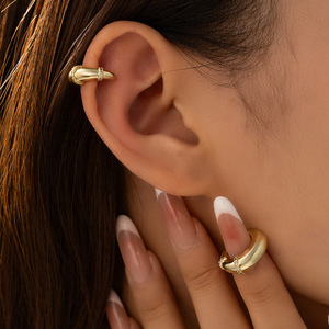 Fashion <b>Cuff</b> <b>Earrings</b> Gold Geometric Shape Unisex <b>Ear</b> Clip <b>Earring</b> With Zircon Detail Spring 2025 Yiwu Origin - Product Image 2