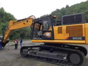 995FMAX+ 570.5kW Büyük Paletli Ekskavatör, <span class=keywords><strong>650kN</strong></span> Çekiş Gücü ve 1008L/dk Hidrolik Akış ile Madencilik ve Ağır Hafriyat İşleri için - Product Image 2