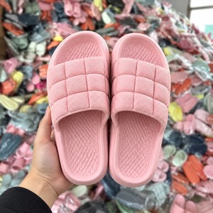 Sandalias y Chanclas Planas para Mujer, Diseño Mixto, Baratas, Nuevas, Marca 2026, Venta al Por Mayor - Product Image 1
