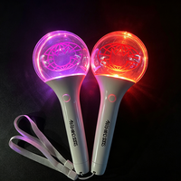 Bâton lumineux LED en acrylique personnalisé avec logo pour fans d'idoles, figurine 3D gravée, lumière de main lumineuse, bâton lumineux de cheering, fabrication en usine