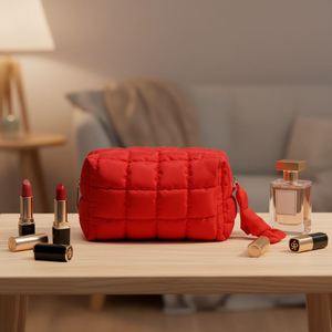 Pochette de voyage matelassée pour femme, sac de maquillage personnalisé avec fermeture éclair en nylon - Product Image 6