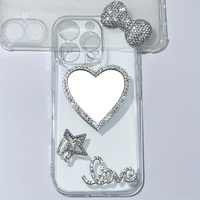 4 pièces de breloques pour coques d'iPhone et iPad, en strass rose, avec motifs goutte d'eau, cœur, miroir, entièrement sertis de strass, nœud papillon et étoile-cœur connectées