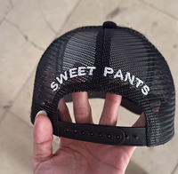 Gorra Trucker de 5 Paneles Estilo Francés, Bicolor, con Malla Trasera en Contraste, Logo Personalizable, Urbana
