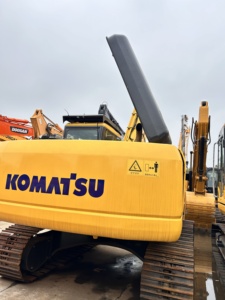 Excavadora Usada Original Komatsu PC220 de 22 Toneladas con Capacidad de Cucharón de 1m, Motor de 120kw, Caja de Cambios, Bomba y Rodamientos en Venta - Product Image 4