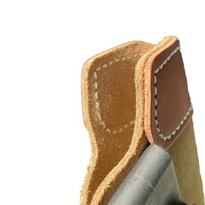 Étui à arme à feu en cuir IWB pour port dissimulé avec clip, système de port confortable et balistique à l'intérieur - Product Image 5