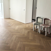 Neuerscheinung Moderner Stil SPC Klick-Bodenbelag Vinyl-Bodenbelag Pisos SPC für Keller Innenprojekt Luxus-SPC-Bodenbelag
