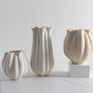 <span class=keywords><strong>Vaso</strong></span> in Ceramica per Composizioni Floreali Irregolari, Estetica Semplice, Ecologico, Colori e Forme Personalizzabili, per Tavoli da Matrimonio - Product Image 2