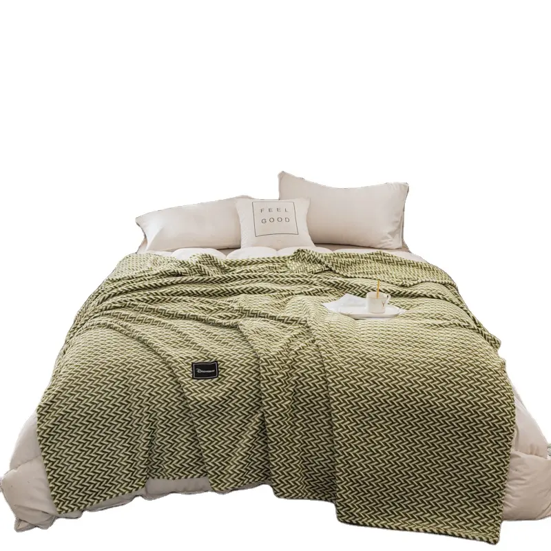 Kabartmalı battaniye yatak odası tığ örme yün kamp pizza elbise at kış toptan batı bebek güvenliği özel kapşonlu battaniye