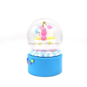 Prix usine Globe d'eau Souvenir Logo personnalisé Licorne Boule d'eau en résine Artisanat de haute qualité Designer de luxe Marque Boule à neige - Product Image 2
