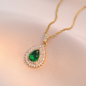 Collana con Pendente in Pietra Verde Smeraldo per Donne, Stile Vintage con Pavé, Catena alla Moda per Clavicola - Product Image 2