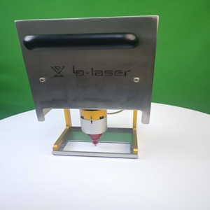 Machine <span class=keywords><strong>de</strong></span> marquage laser <span class=keywords><strong>de</strong></span> numéro <span class=keywords><strong>de</strong></span> <span class=keywords><strong>plaque</strong></span> <span class=keywords><strong>d</strong></span>'<span class=keywords><strong>immatriculation</strong></span> <span class=keywords><strong>de</strong></span> route en métal fermé par châssis <span class=keywords><strong>de</strong></span> bureau - Product Image 4