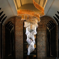 Lustre LED en verre personnalisé au design moderne pour hall d'hôtel, escalier et décoration intérieure