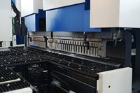 Machine à plier les panneaux en tôle CNC PB-M2600, type bras de presse, pour panneaux en aluminium et en acier inoxydable