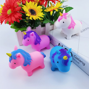 Balle anti-stress licorne en caoutchouc souple TPR à pétrir, jouet musical licorne cheval en pâte à modeler pour soulager le stress - Product Image 1