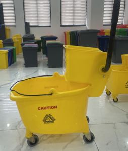 Cubo de fregona de supermercado de lugar público de pasaje de vestíbulo de Hotel con llave giratoria Escurridor de cubo de fregona de plástico - Product Image 3