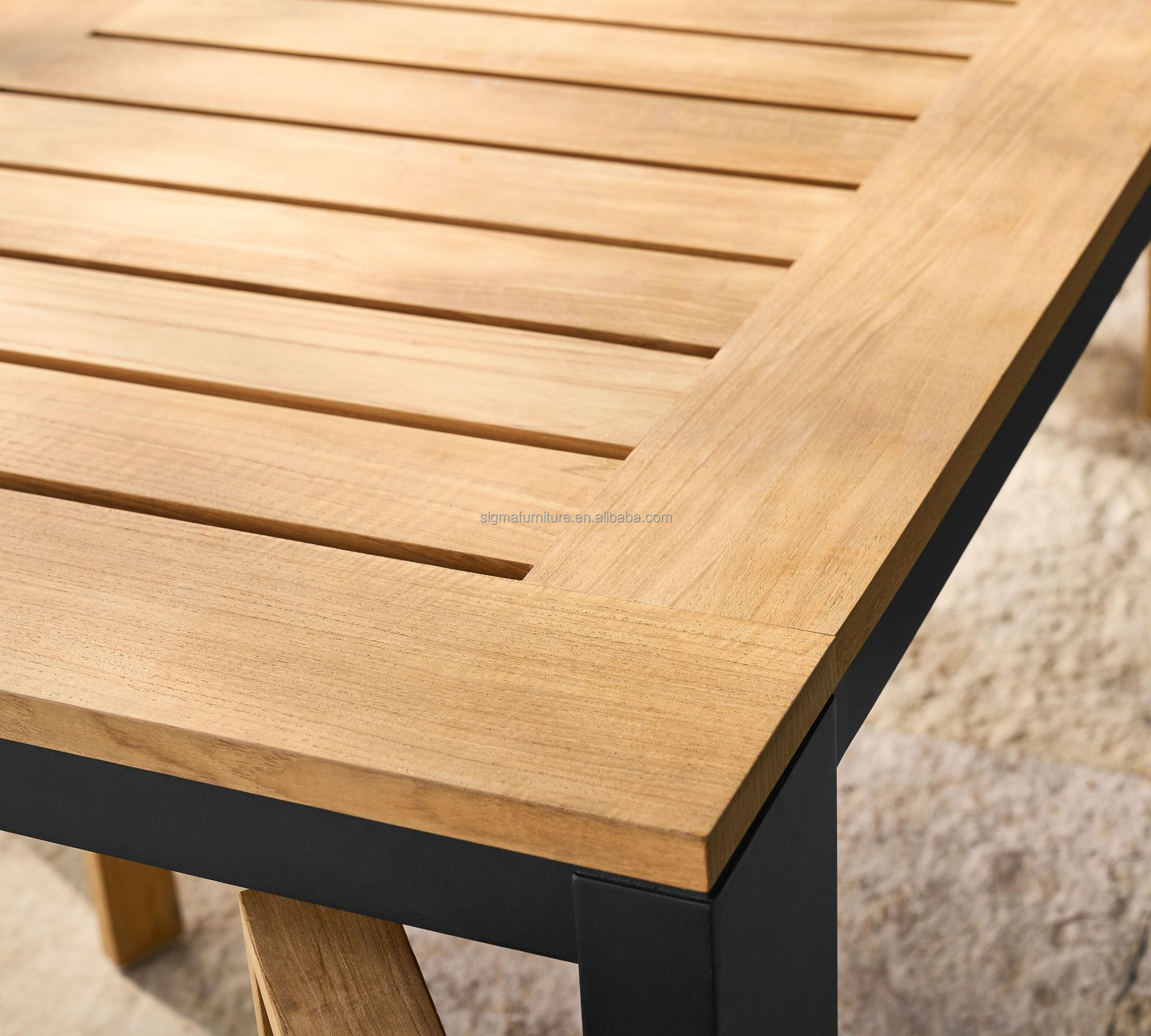 All weather outdoor aluminum alloy garden rust-proof dining table with teak wood on the table top