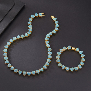 Bracciale Hip Hop in Rame con Cuore Grande Verde Scintillante, Collana a Catena Cubana con Zirconi da 10mm per Donna Streetwear - Product Image 6