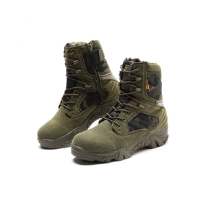 Botas TSB10 Deportivas Verdes de Gamuza y Cuero Vacuno, Botas Delta Hechas a Medida, Zapatos de Camuflaje Verde - Product Image 1