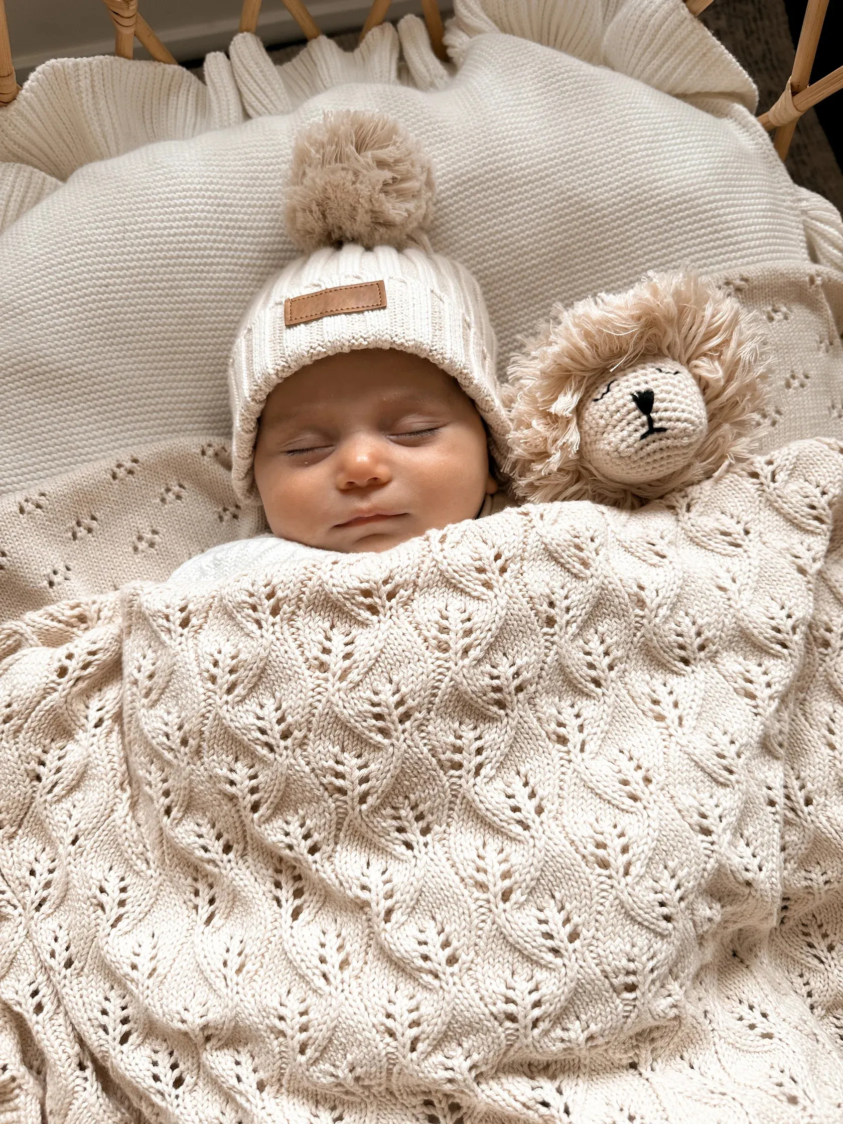 2024 Neuheit Individueller Großhandel Unisex schlichte Luxus-Babi Neugeborene Bio-Baumwolle gestrickte Baby-Überzug